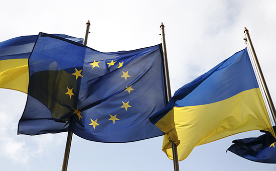 Флаги Украины и&nbsp;ЕС


