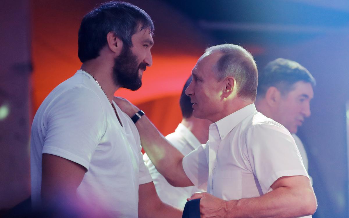Путин объявил благодарность Овечкину