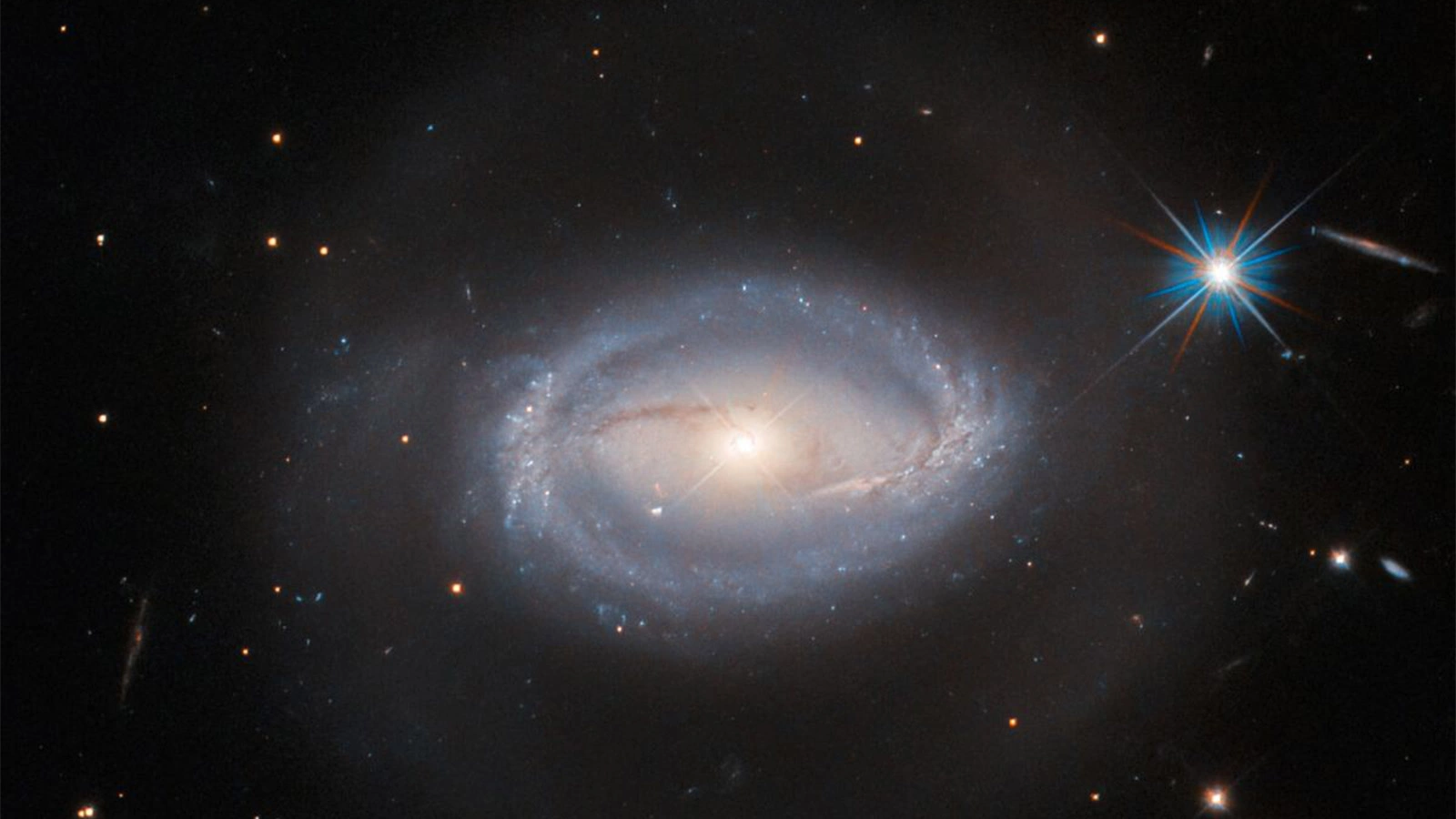 ESA / Hubble & NASA, A. Barth, R. Mushotzky