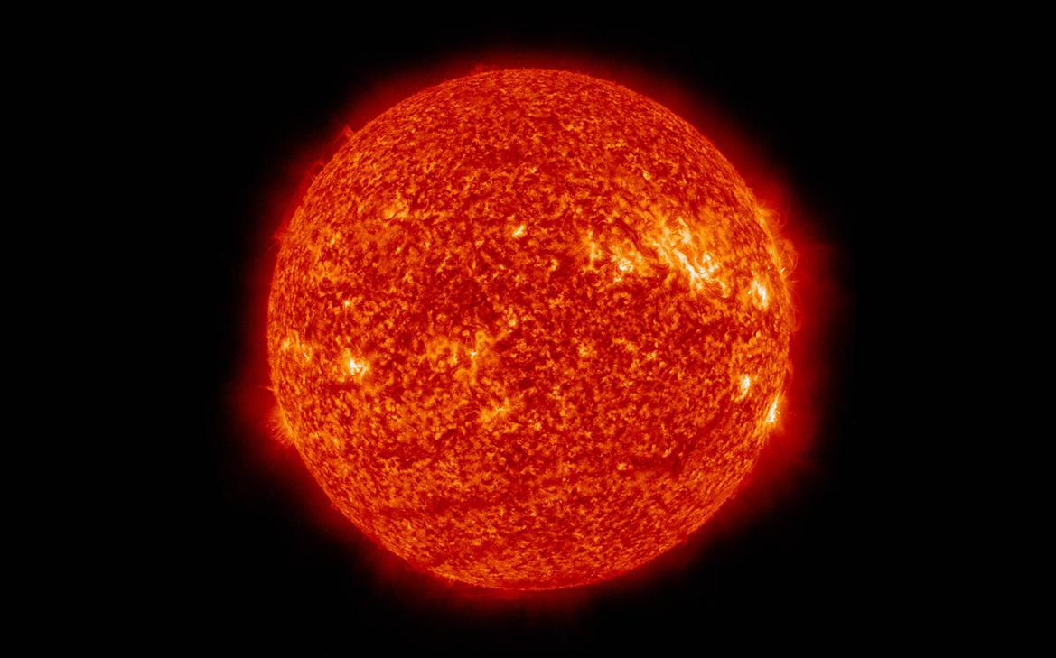 В институте РАН заявили об ударе по Земле тяжелыми частицами от Солнца