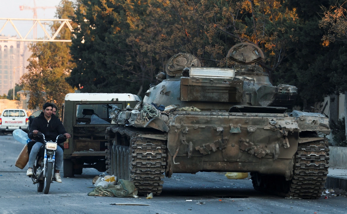 Mohamed Azakir / Reuters