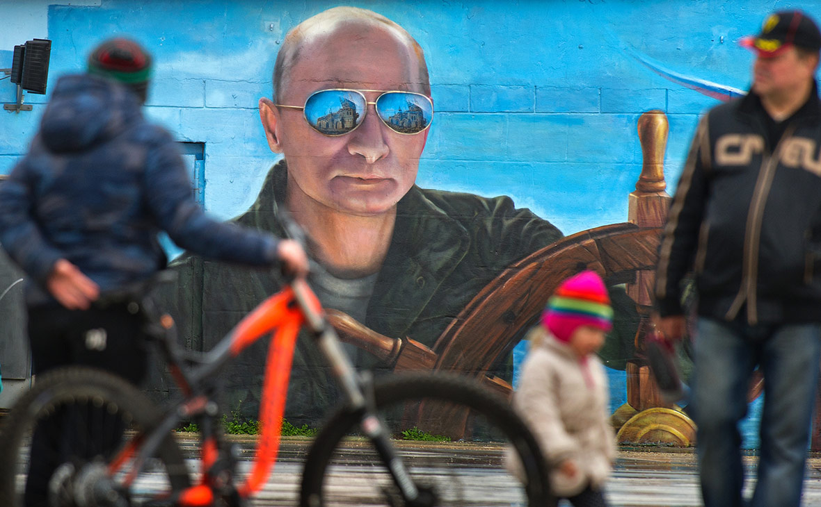 Портрет Владимира Путина в Ялте


