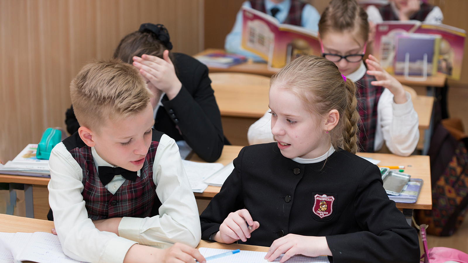 В школьную программу добавят «служение». Что нужно знать о нововведении