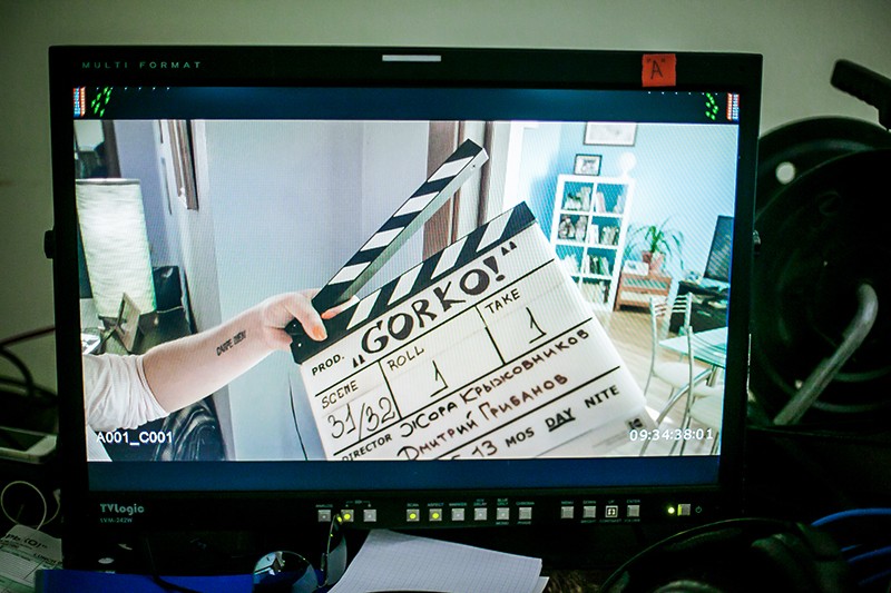 Установка Тимура Бекмамбетова "Хочу, чтобы было как на YouTube" стала девизом съемочной группы: отсматривали ролики со свадьбами и старались воспроизвести реальную жизнь.