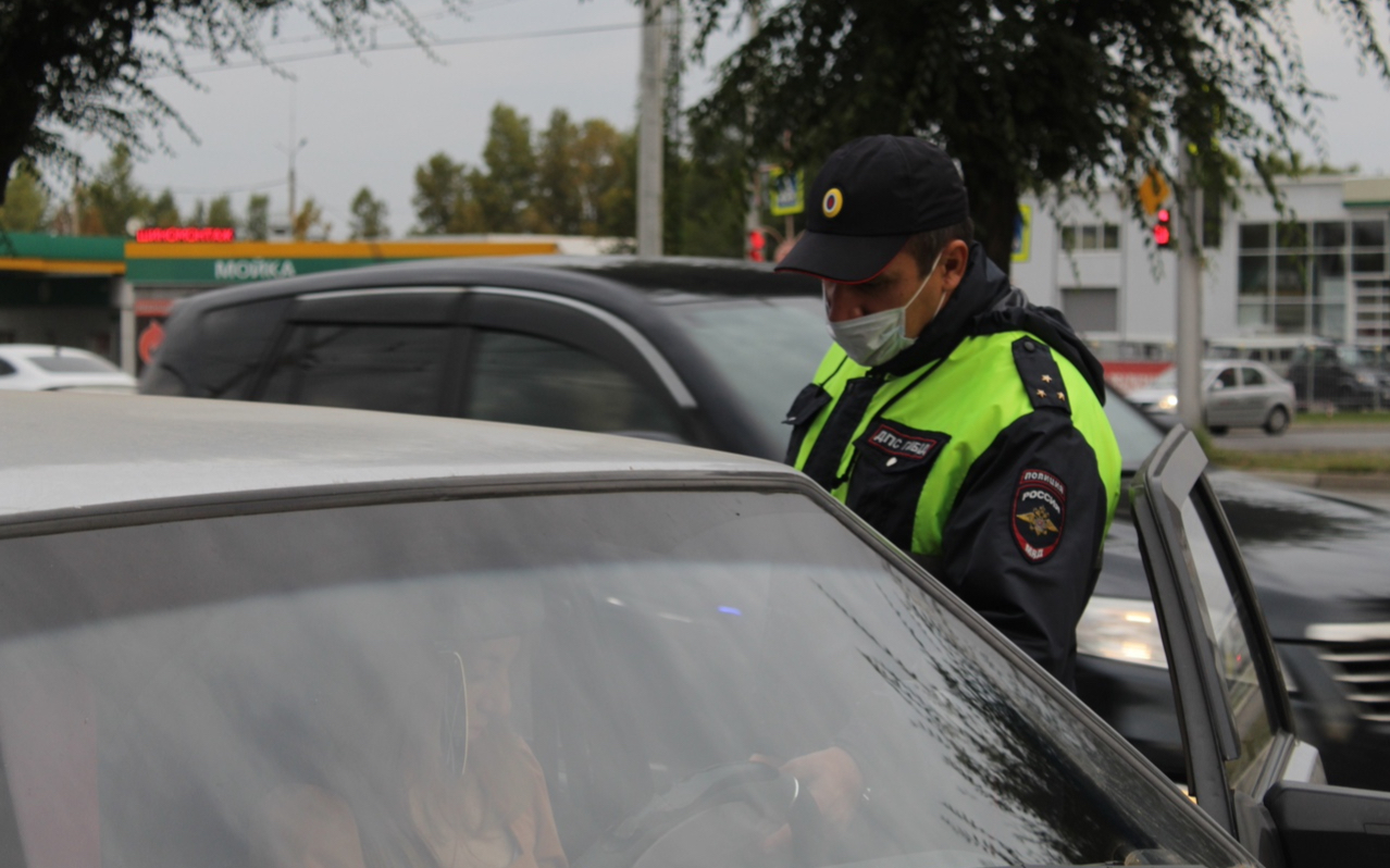ГИБДД пообещала водителям массовые проверки на дорогах в выходные