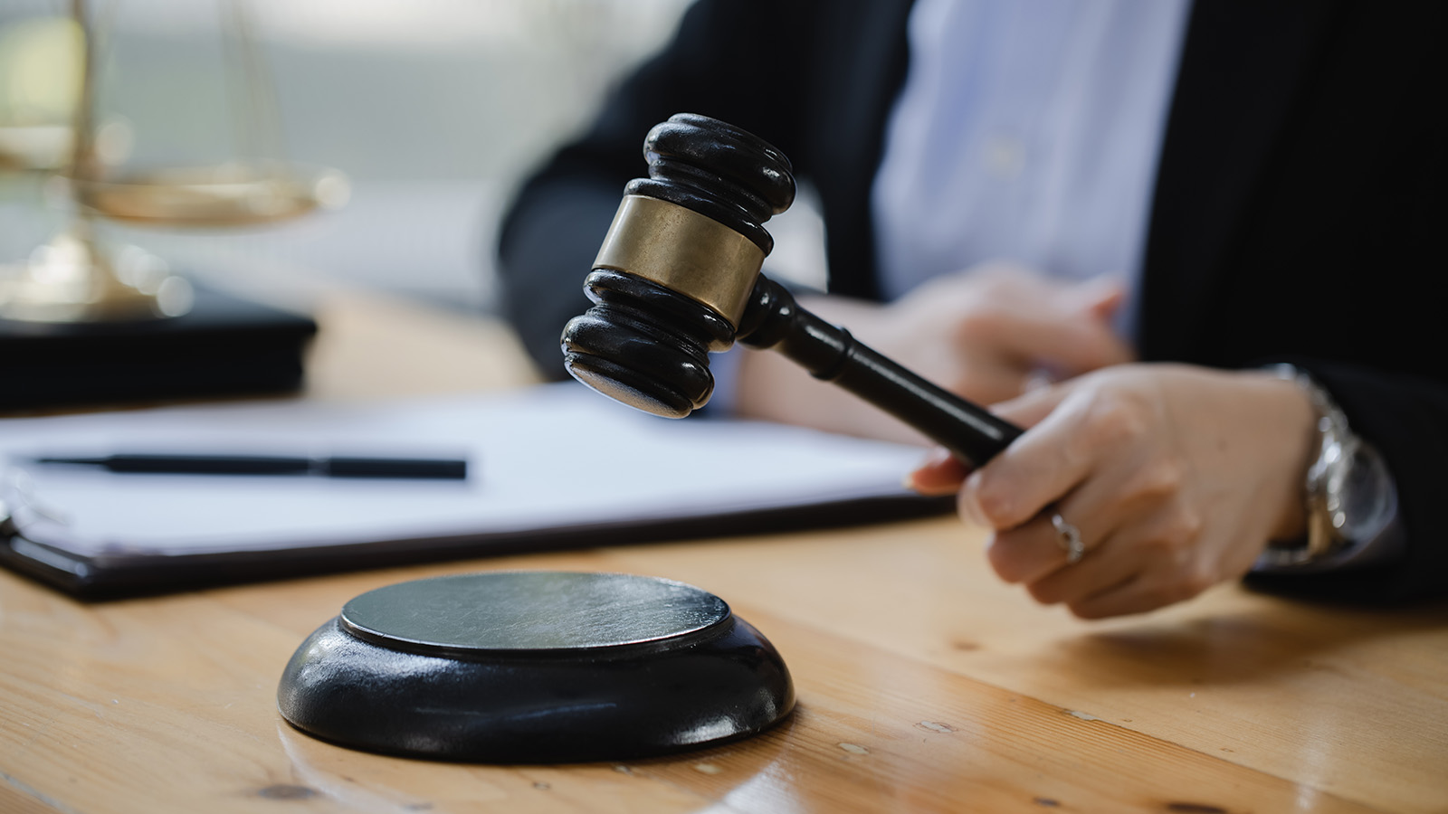 Суд вынес приговор аферистам, укравшим ₽50 млн со счетов умерших россиян
