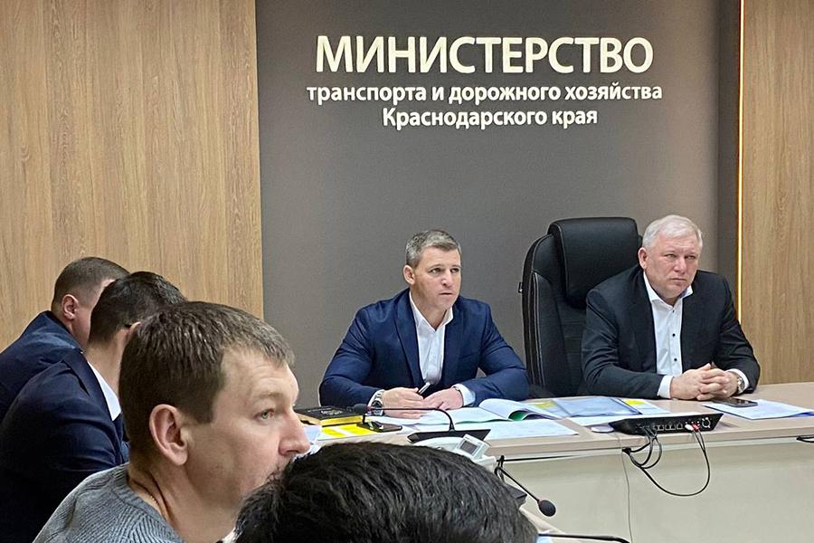 Анатолий Вороновский (справа)