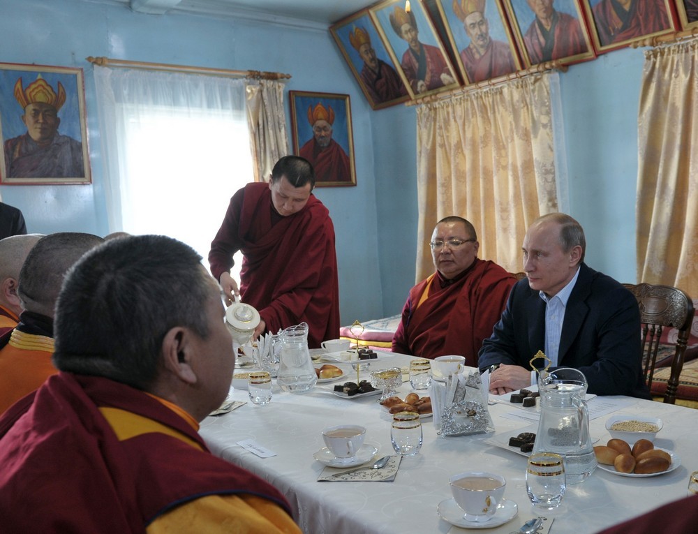 В.Путин посетил главный буддийский монастырь в Бурятии