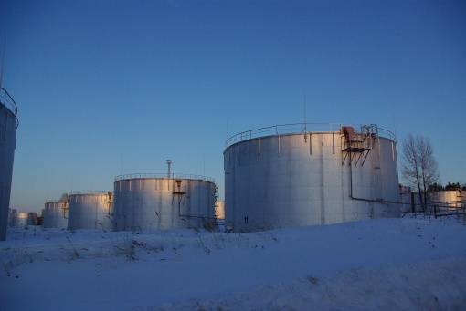 Нефтебаза &laquo;Красный яр&raquo; в Новосибирской области.&nbsp;​Объем резервуаров &mdash; 135 тысяч кубометров.


