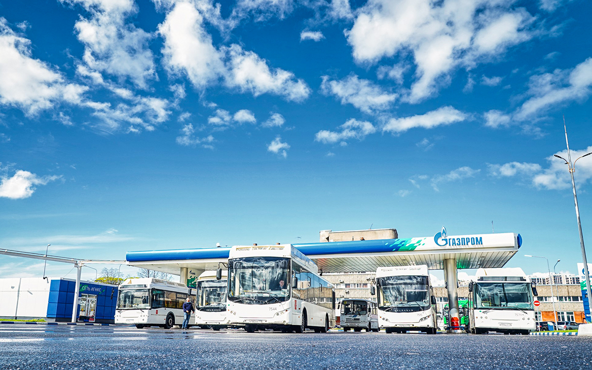«Газпром» предложил расширить программу газификации транспорта