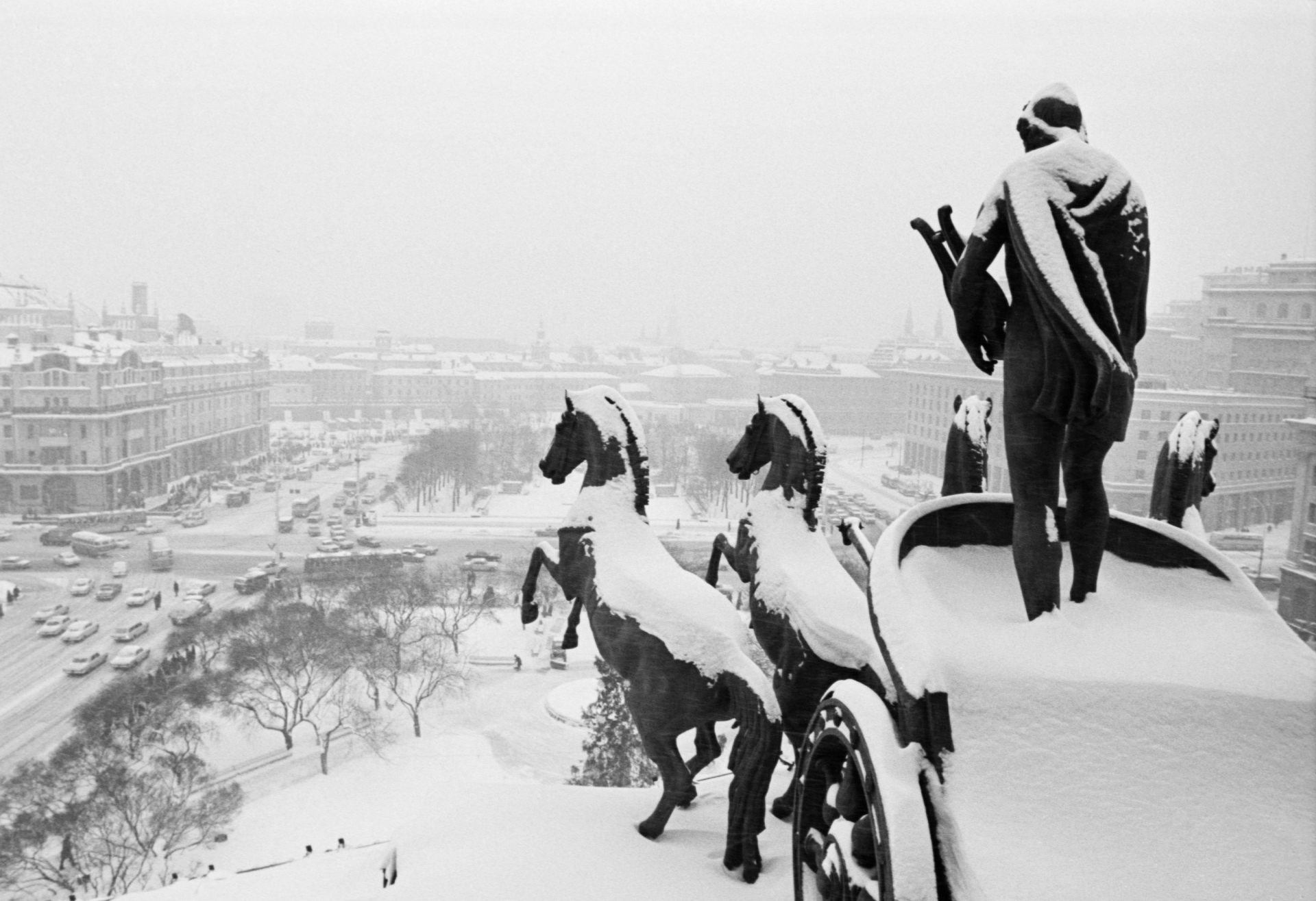 Вид на площадь Свердлова и гостиницу &laquo;Метрополь&raquo; из здания Большого театра Союза ССР.&nbsp;10 января 1978 года