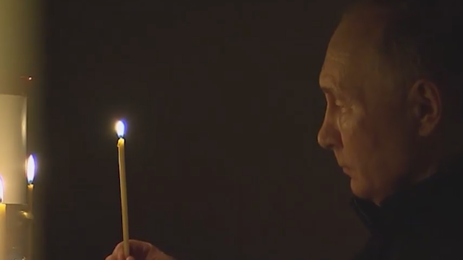 Путин почтил память жертв теракта в «Крокус Сити Холле»