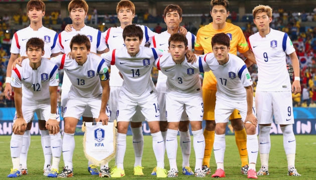 Команда Южной Кореи на стадионе "Арена Пантанал" перед матчем в Группе H Россия - Южная Корея.17 июня, Куяба, Бразилия.
