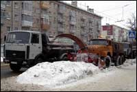 В Ленинградской обл. на дорожных трассах задействовано вместо 100-150 снегоуборчных машин более 400 единиц техники
