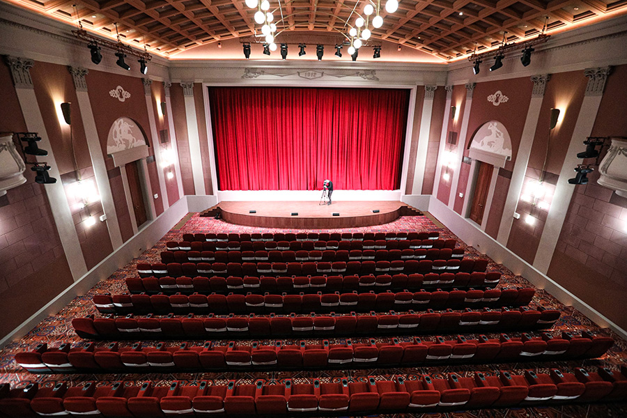 Кинотеатр художественный фото залов