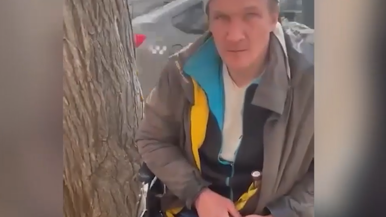 В Кисловодске завели дело после того, как инвалида приковали к дереву