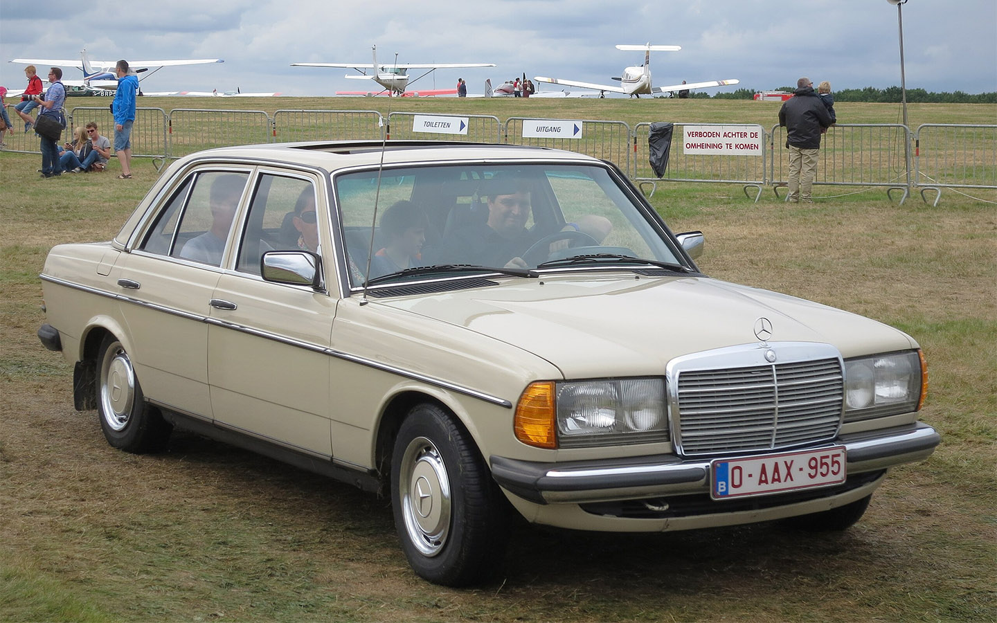 Mercedes-Benz 240D