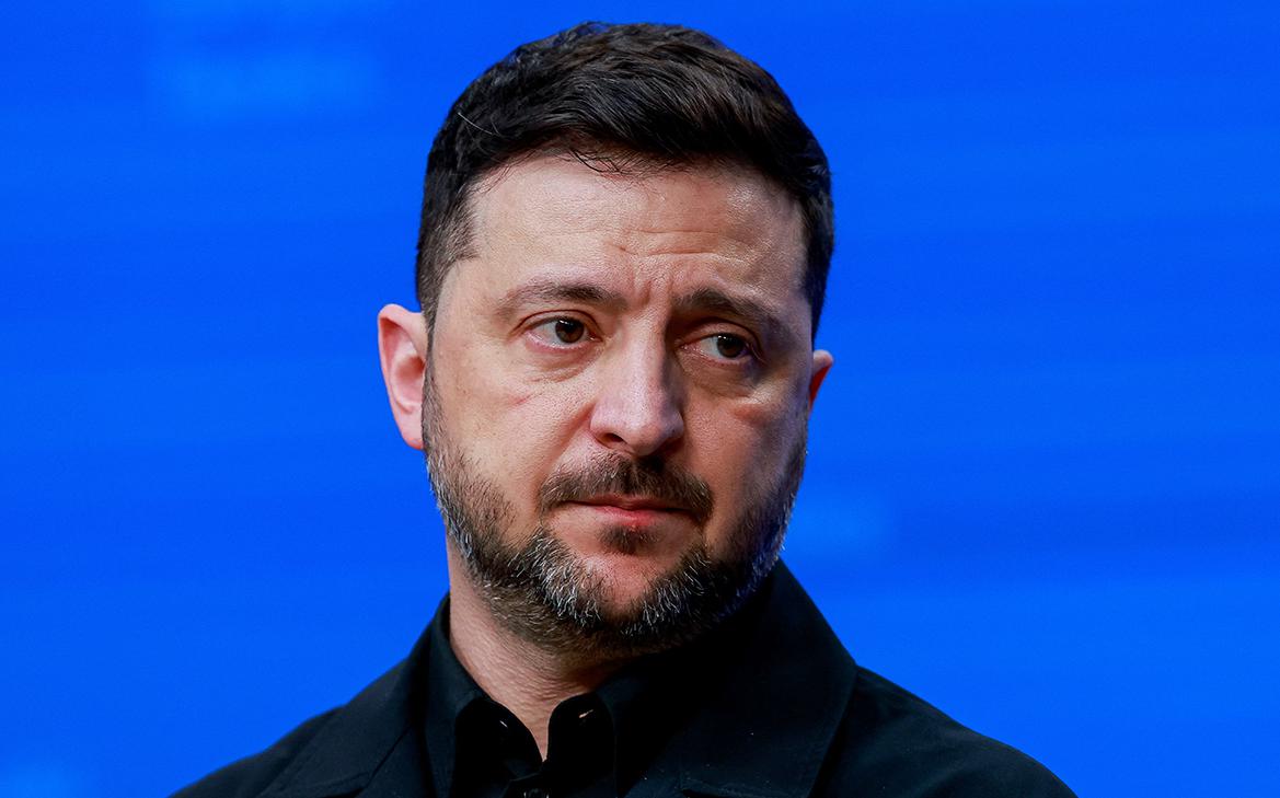 Зеленский отказался убирать из Конституции стремление в НАТО