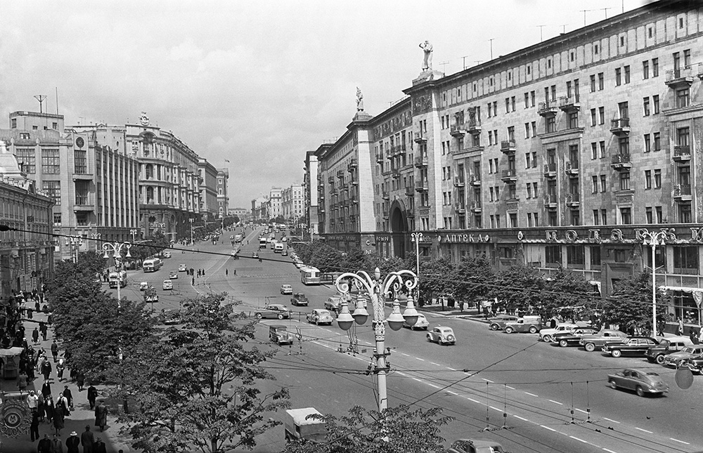 Центральная улица столицы — улица Горького, 1957 год