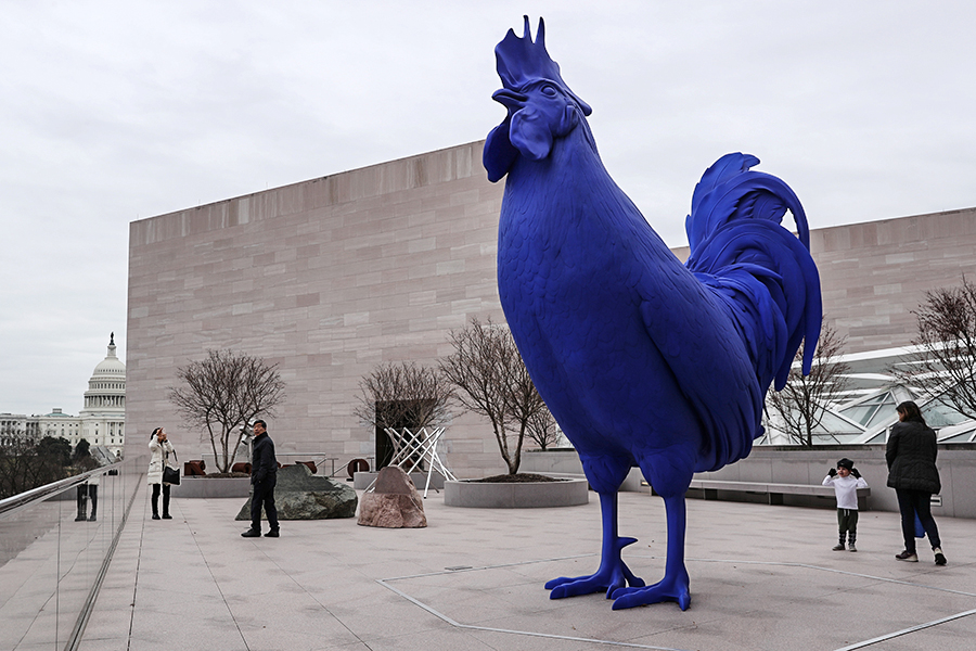 Посетители Национальной художественной галереи в Вашингтоне перед ее закрытием из-за частичной приостановки работы правительства
&nbsp;