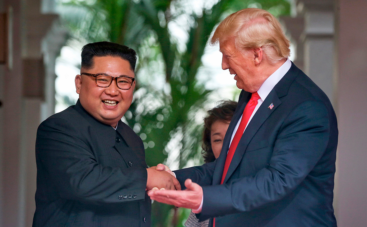 Ким Чен Ын и Дональд Трамп (слева направо)