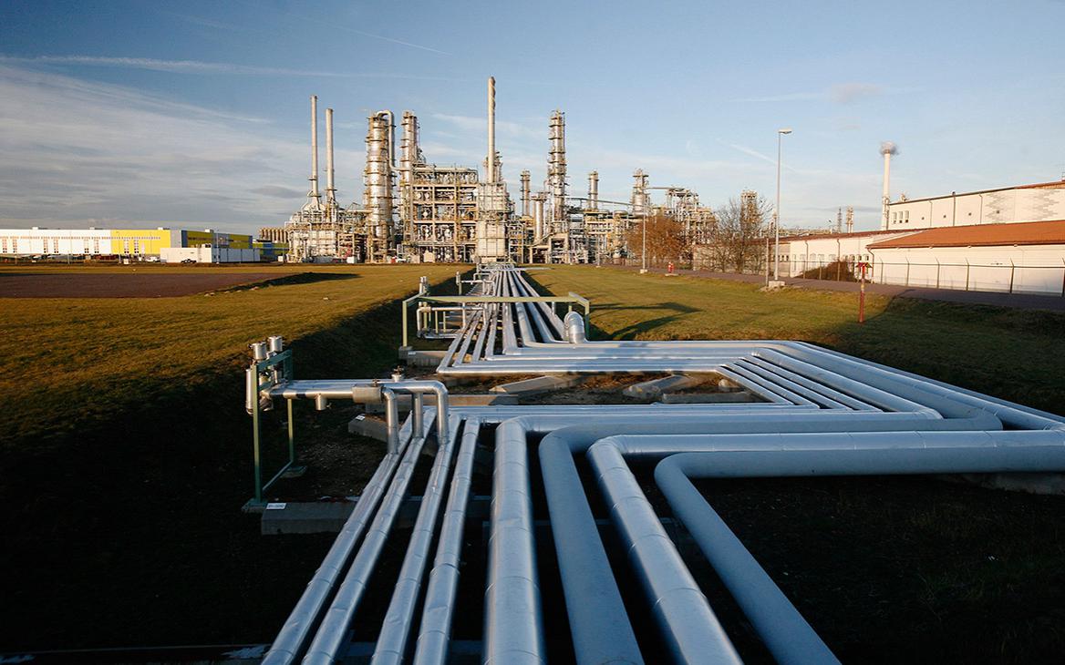 ЕС посоветовал импортерам прописывать отсутствие в смеси российской нефти