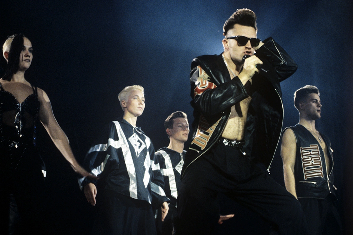 Певец Сергей Лемох и группа «Кар-Мэн»