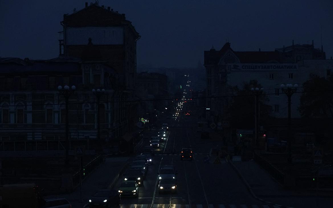 В Киеве после взрывов без электричества остались более 500 тыс. абонентов