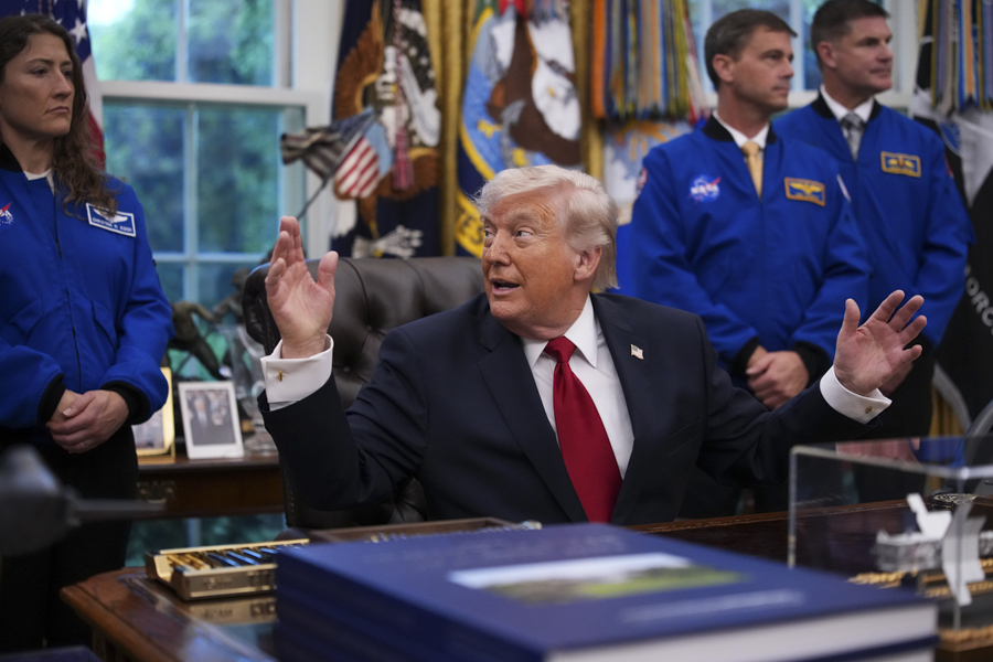 Andrew Harnik / Getty Images