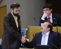 Оппозиционеры связывает дело Г.Гудкова с началом парламентского кризиса