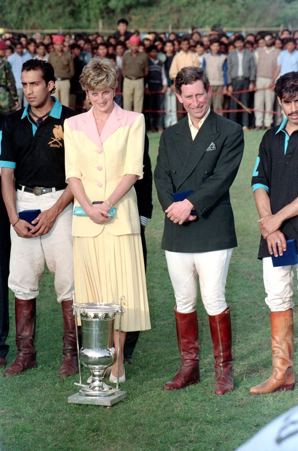 Принц и принцесса Уэльские были приглашены на матч игры в поло на лошадях в Джайпуре