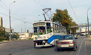 Водителей, заблокировавших трамвайные пути, оштрафовали на 1 млн рублей