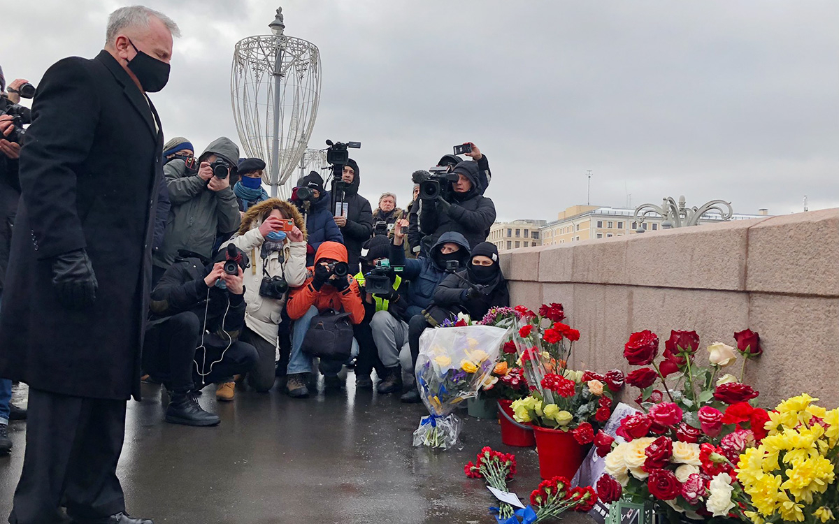 Мемориал Борису Немцову на большом Москворецком мосту