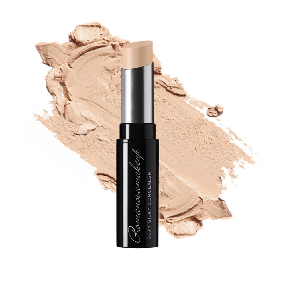Консилер Sexy Silky Concealer, оттенок Light, Romanovamakeup, 3700 руб. (romanovamakeup.com)