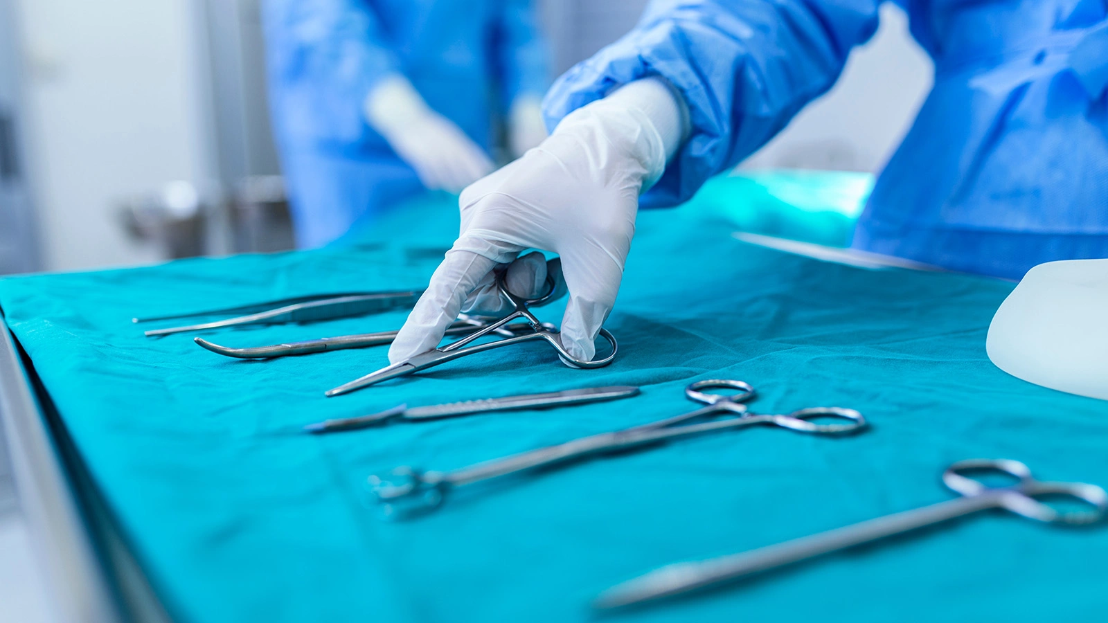 В Кировской области врачи удалили пациенту опухоль размером с голову