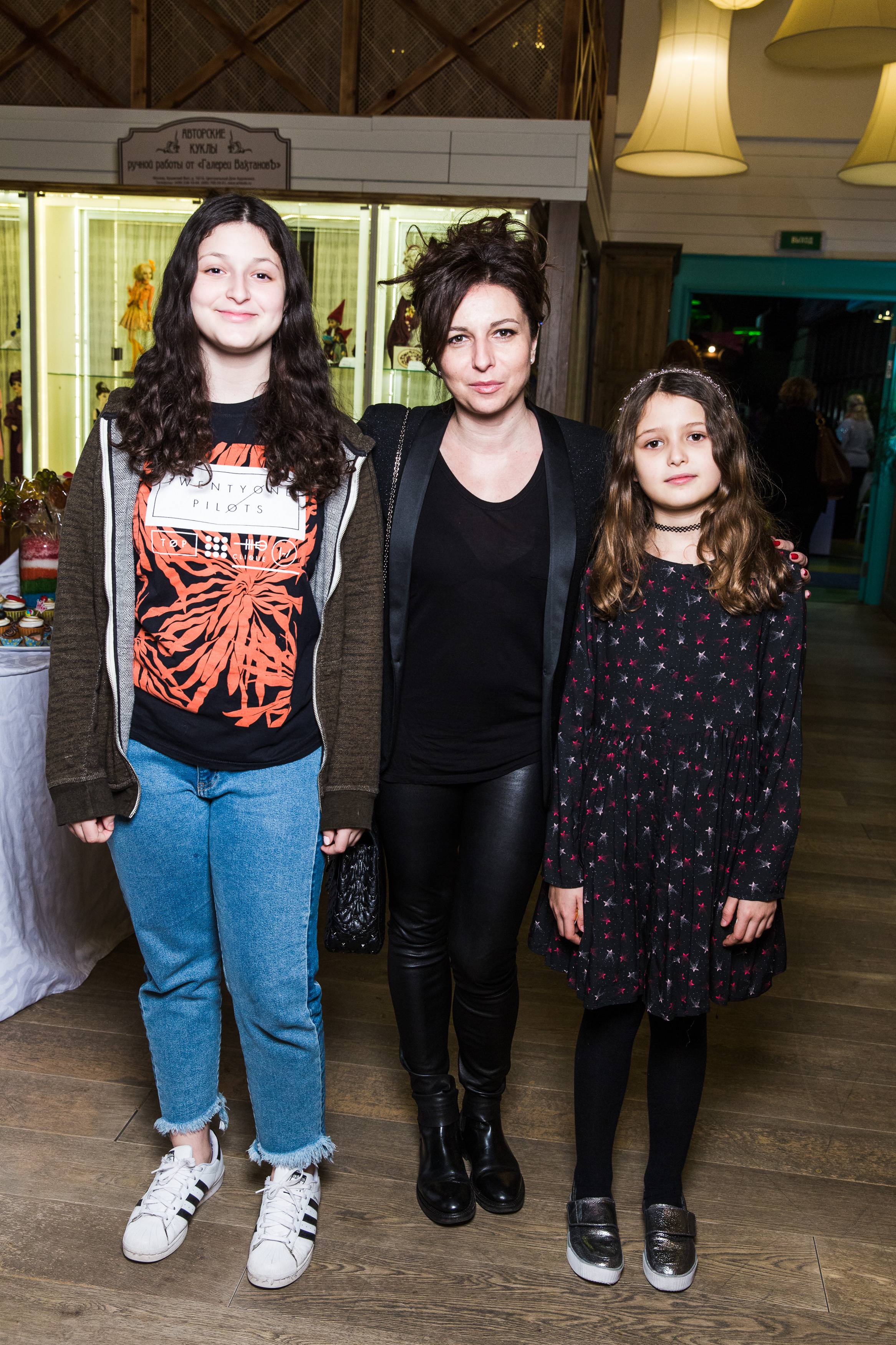 Алиса Хазанова с дочерьми Миной и Эвой