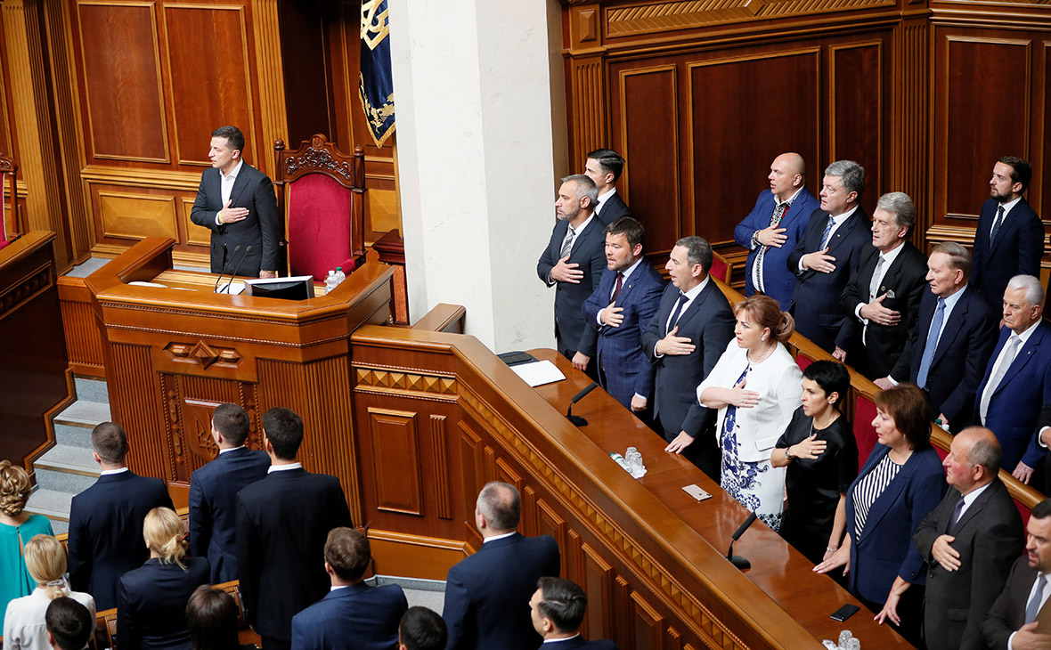 Владимир Зеленский на открытии заседания девятого созыва Верховной рады Украины в Киеве