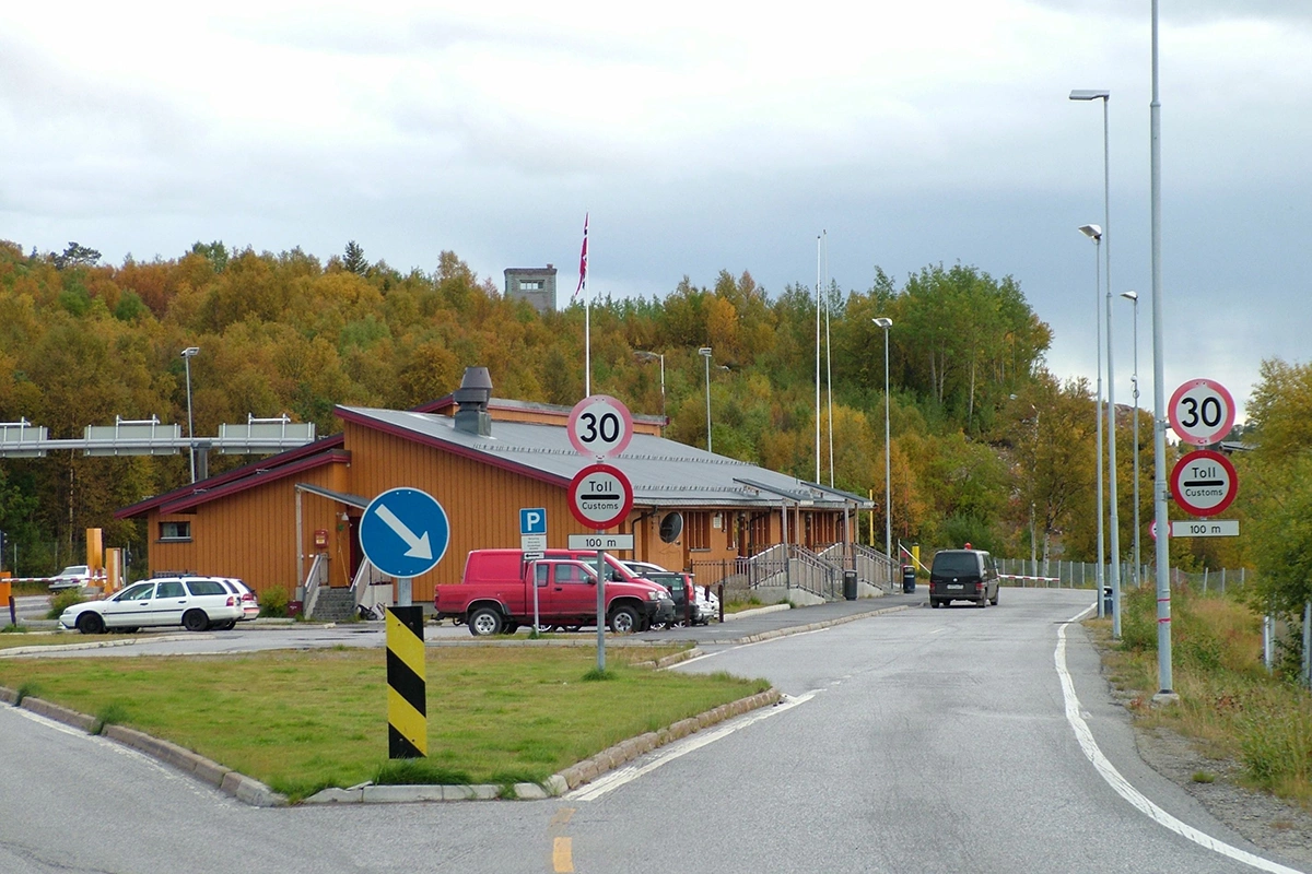 <p>Пограничная станция Стурскуг с норвежской стороны</p>