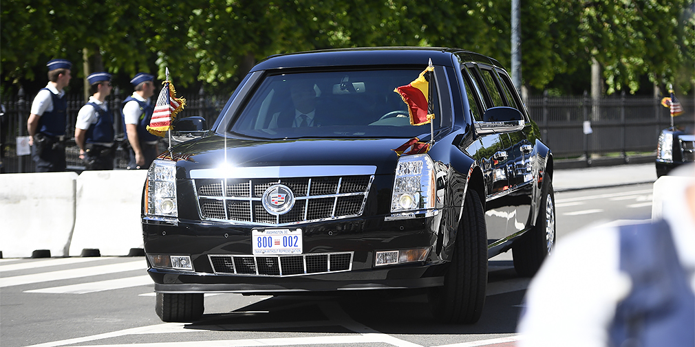 Лимузин Трампа не смог проехать в ворота королевского дворца в Брюсселе