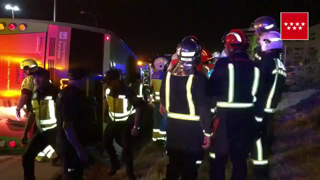 В Испании в ДТП с перевернувшимся автобусом пострадали более 20 человек