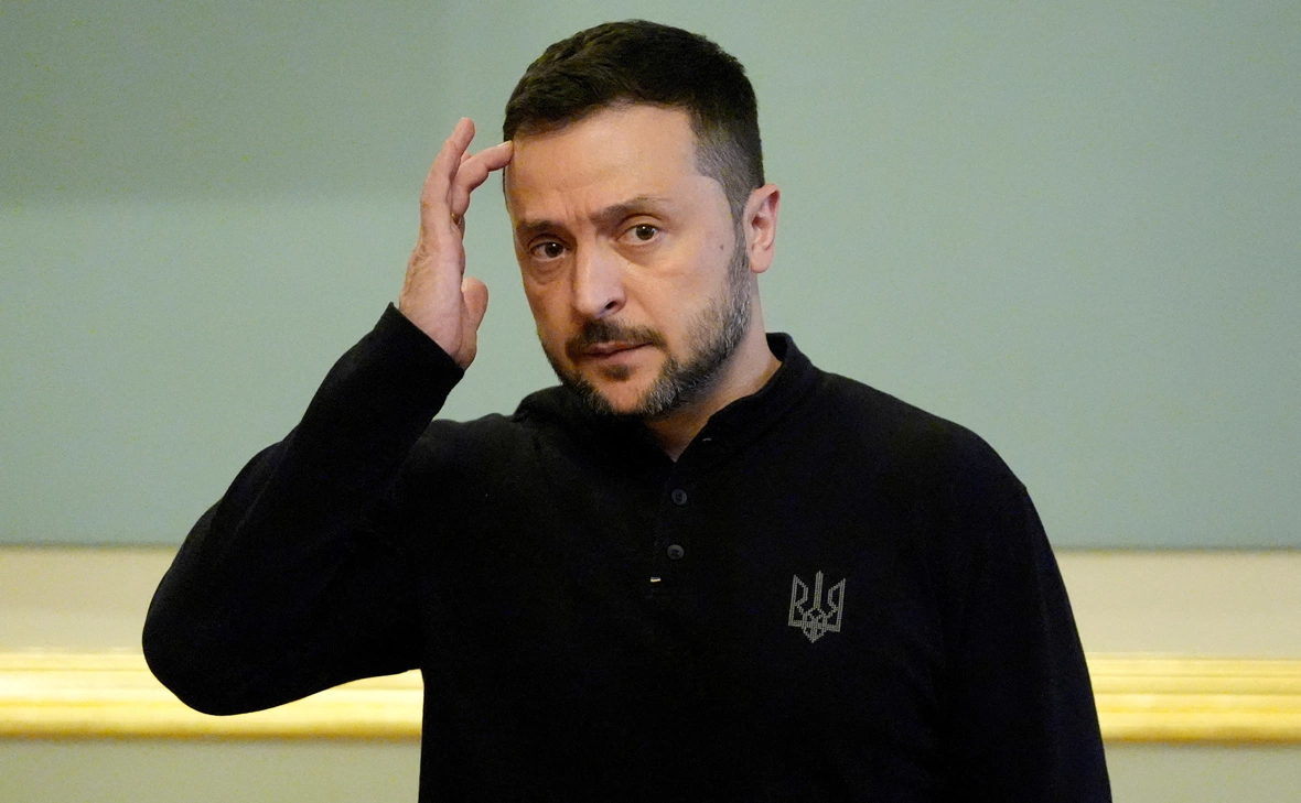 Mark Schiefelbein / Reuters