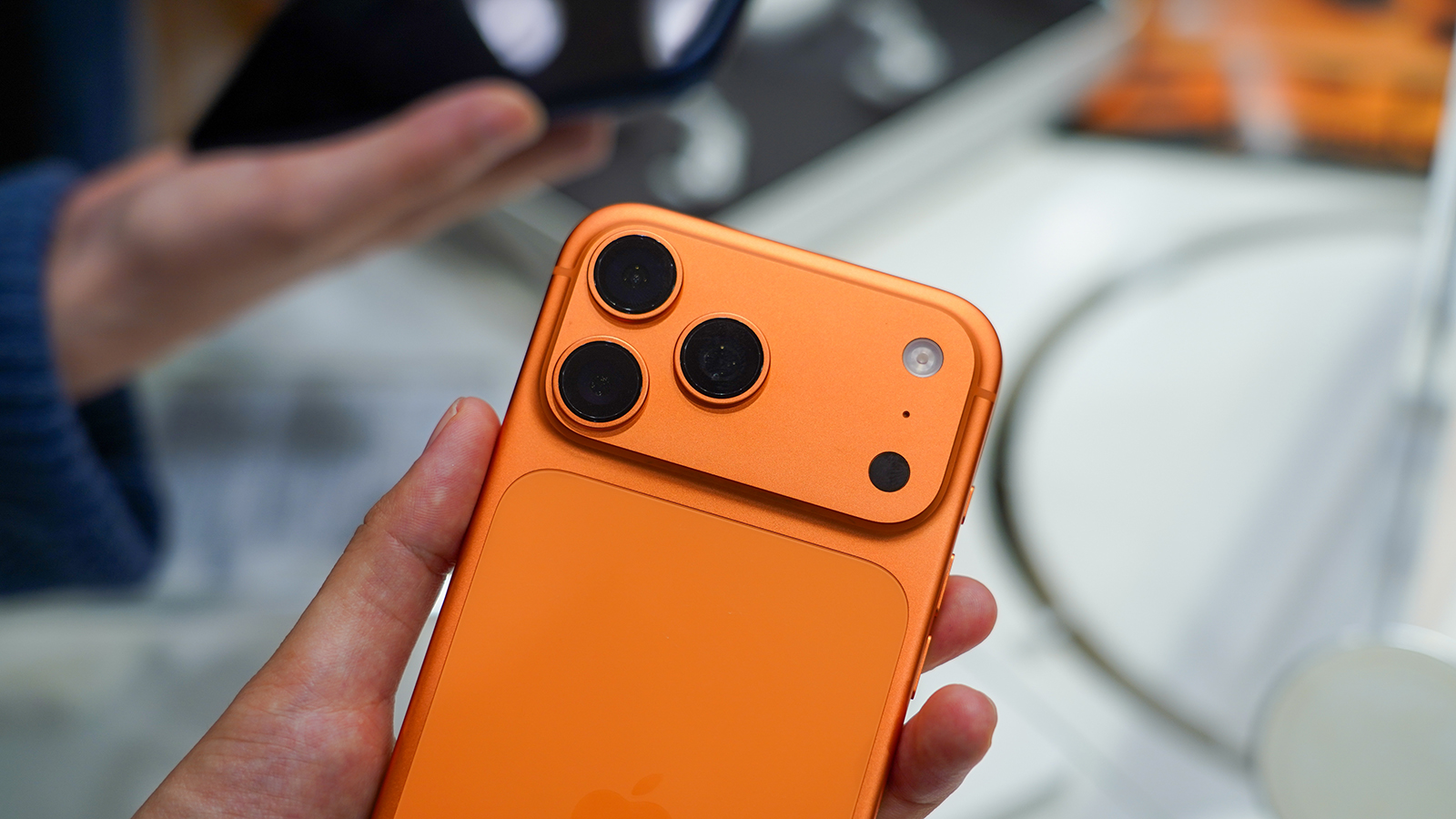 Анодированный алюминиевый слой на iPhone 17 Pro и 17 Pro Max оказался уязвимым к царапинам