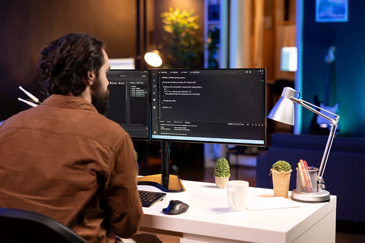 Троян способен долгое время оставаться незамеченным, а некоторые симптомы его присутствия пользователь может принимать за глюки системы
