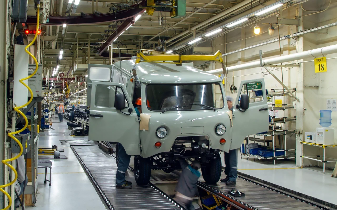 Каков запас прочности у СГР, старого грузового ряда? «Еще достаточный, — говорит Алексей Спирин. — Мы наблюдаем снижение объемов, но не такое интенсивное, как прогнозировалось три года назад»