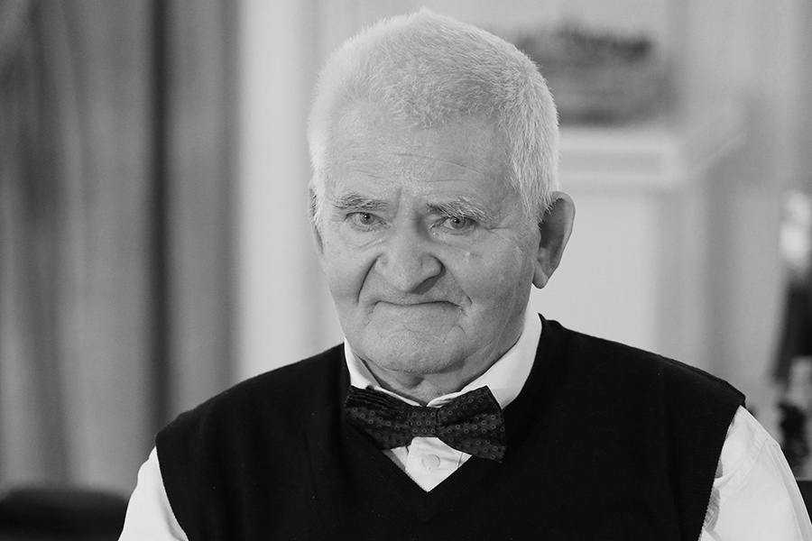 27 февраля на 89-м году жизни умер десятый чемпион мира шахматист Борис Спасский.

В 1955 году Спасский выиграл чемпионат мира среди юношей. Спустя 11 лет завоевал право на матч на первенство мира, но потерпел поражение от Тиграна Петросяна. В 1969-м выиграл у него матч, став чемпионом. В 1972 году Спасский проиграл американцу Роберту Фишеру.

Спустя четыре года эмигрировал во Францию, в Россию вернулся в 2012-м. Продолжал выступать на высшем уровне до конца 1980-х.

Читать больше