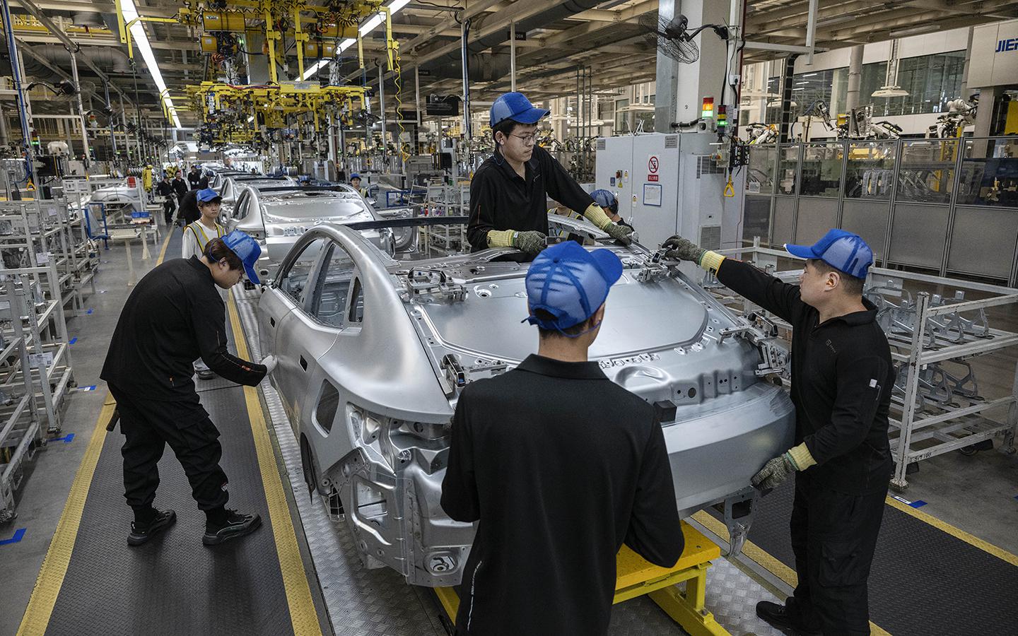 Продажи китайских автомобилей в Европе за год выросли почти в два раза