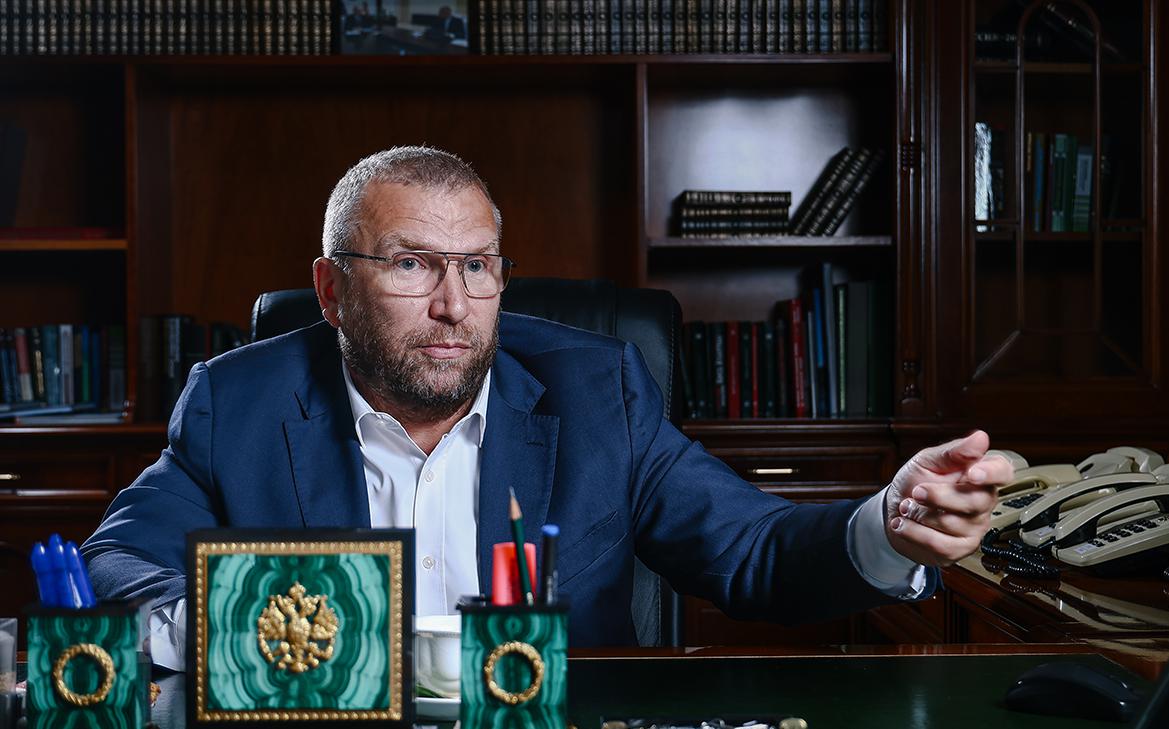 Глава таможни рассказал о ночной встрече с водителями в очереди фур