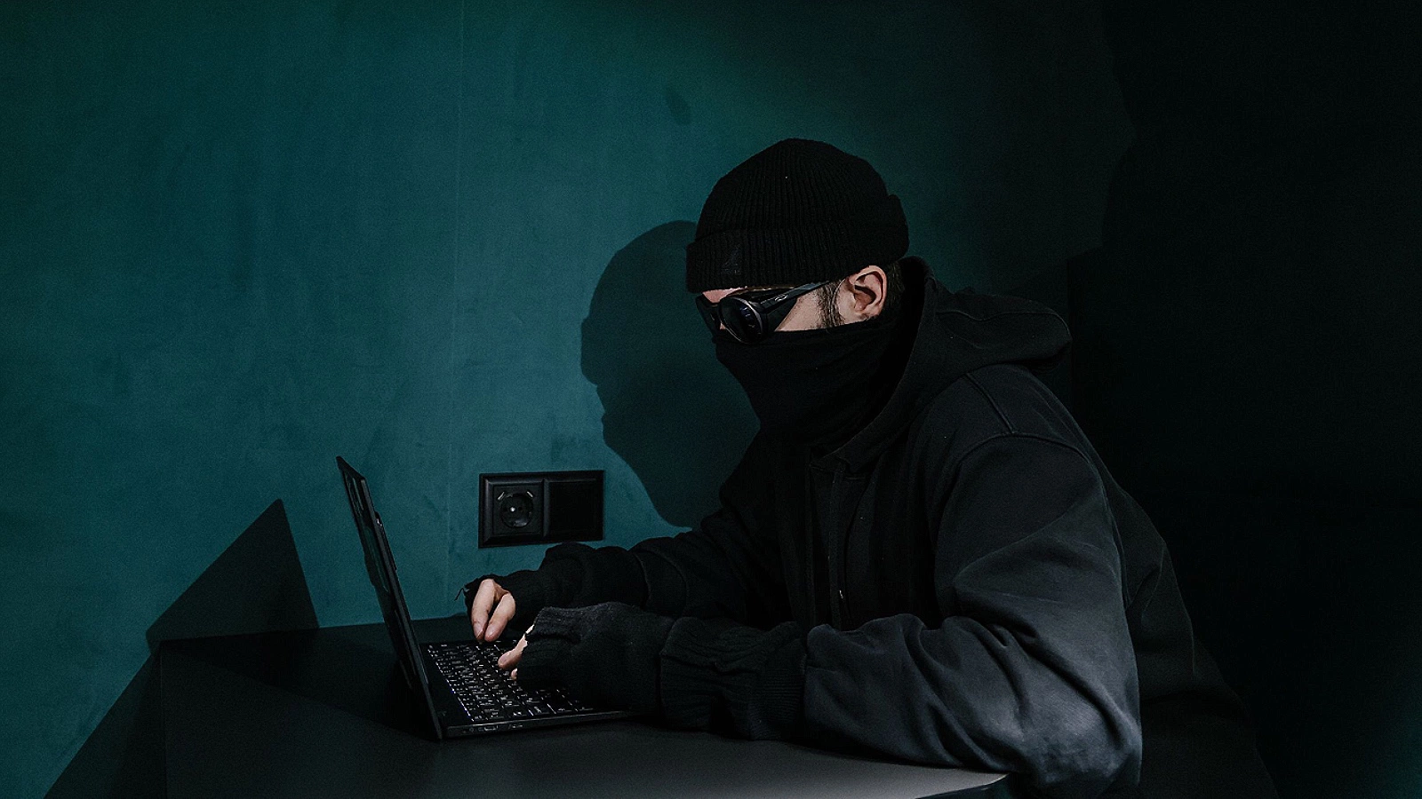 Мошенники изобрели схему с оформлением пропуска в военкомат. Подробности