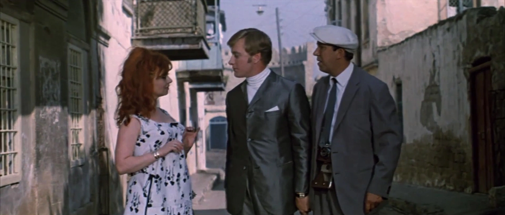 Кадр из фильма «Бриллиантовая рука», 1968 год