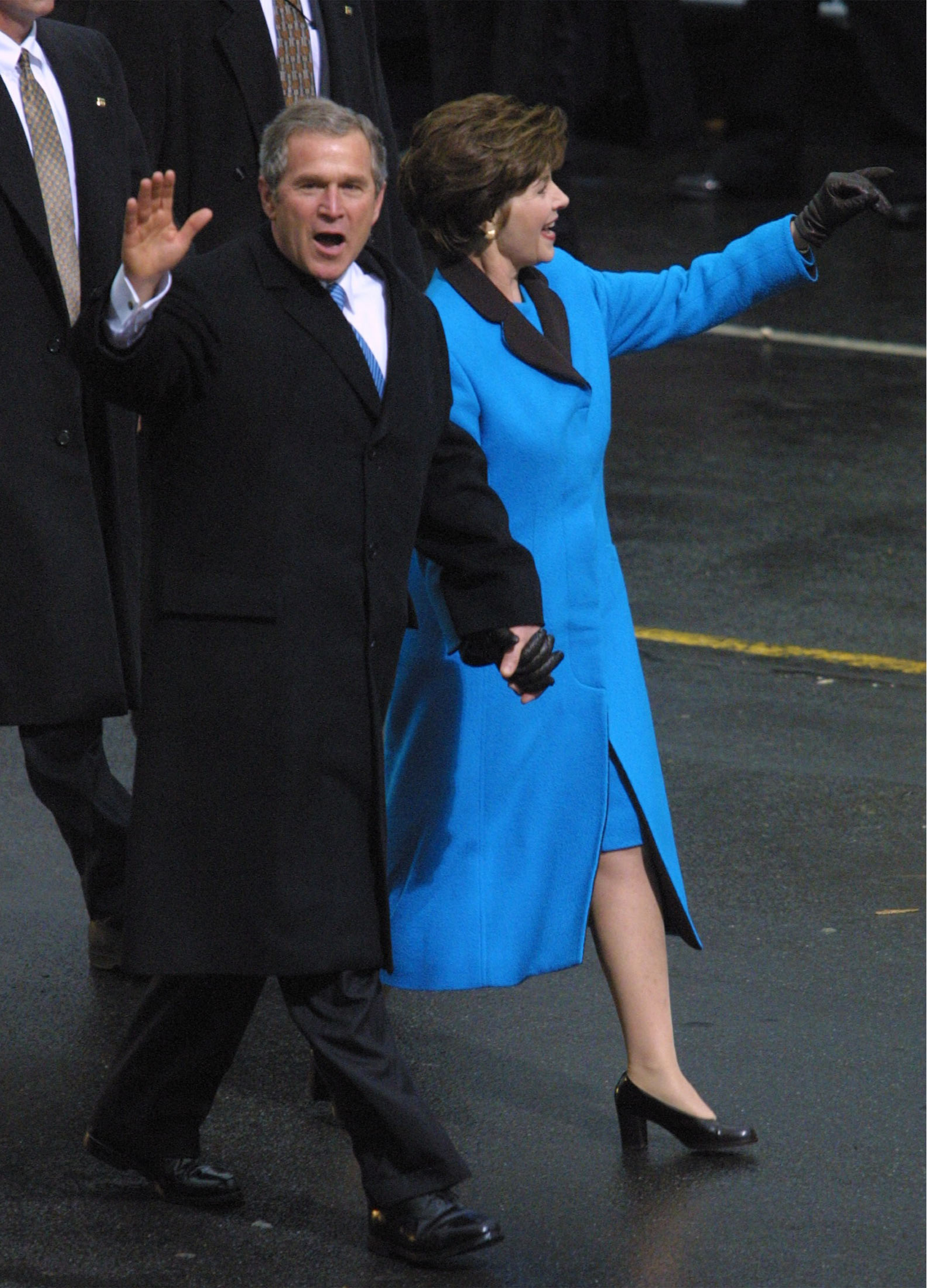 Джордж и Лора Буш, инаугурационный парад, 2001 год